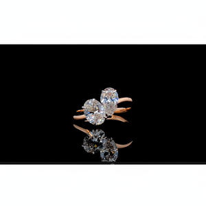 Anillo de Compromiso Toi Et Moi con Diamantes Cultivados en Laboratorio, Corte Ovalado y Pera, Certificado IGI, Oro Sólido de 14K, Anillo de Dos Piedras - Product Image 1