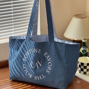 Sac fourre-tout réversible en coton robuste et écologique de 16 pouces, grand format avec logo imprimé à motif lettres, sac à main pour femme pour usage quotidien - Product Image 3