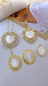 Collar Religioso <span class=keywords><strong>de</strong></span> la Virgen María con Concha Redonda Minimalista, Chapado en Oro <span class=keywords><strong>de</strong></span> 18K, Resistente al Deslustre, Regalo para el Día <span class=keywords><strong>de</strong></span> la Madre - Product Image 4