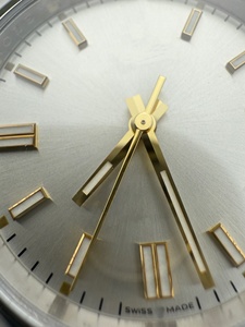 Montres mécaniques de haute qualité, design élégant, avec cadrans blancs et dorés - Product Image 4