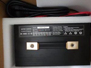 3.65 V 50A Lifepo4 <span class=keywords><strong>chargeur</strong></span> rapide 3.2V 3.0V LFP stockage d'énergie fer phosphate RV <span class=keywords><strong>batterie</strong></span> <span class=keywords><strong>cellule</strong></span> <span class=keywords><strong>chargeur</strong></span> intelligent 3.65 volts - Product Image 6