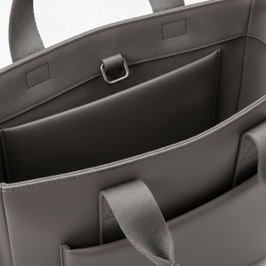 Sac de transport structuré en PU italien pour pickleball avec pochette magnétique pour chaussures, capacité de 2 raquettes, aspect italien, logo personnalisé, vente en gros - Product Image 4