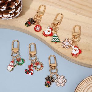 Porte-clés tendance en métal avec revêtement goutte à goutte, motif cerf de Noël et couronne, idéal pour téléphone, sac, pochette, cadeau - Product Image 6