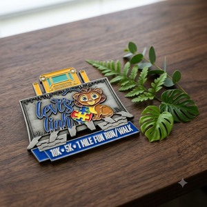 Médaille personnalisée de sensibilisation <span class=keywords><strong>à</strong></span> l'autisme avec motif cœur puzzle et lion de dessin animé, <span class=keywords><strong>pour</strong></span> les événements éducatifs spéciaux, les courses et laures de lauréats de collectes de fonds - Product Image 1