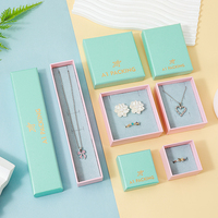 Boîte à bijoux A1 en vert menthe avec étui à collier, boîte à boucles d'oreilles, boîte à bagues et présentoir coordonné – Emballage Bijoux