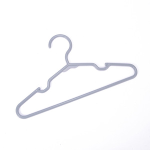 Минималистичные детские вешалки из нетоксичного пластика с выемкой, безопасные для домашнего использования, нескользящие, бесшовные, для детской одежды - Product Image 4
