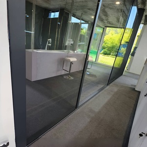 Puerta de malla retráctil acústica reductora de sonido moderna con función lavable y fácil instalación para calles ruidosas - Product Image 4
