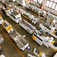 Machine à fabriquer des tuyaux en PVC à double vis - Extrudeuse professionnelle à commande PLC et moteur pour la production de tubes carrés en ABS/PE