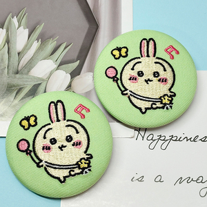 Spilla Ricamata Personalizzata a Tema Cartone Animato, Bottone Tessuto a Forma di Animale per Regali - Product Image 2