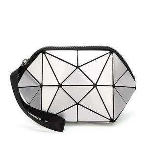 Bolsa de Cosméticos Plegable Portátil de PU Estilo Coreano, con Asa Suave, Cierre de Cremallera, Diseño Geométrico Tridimensional - Product Image 5