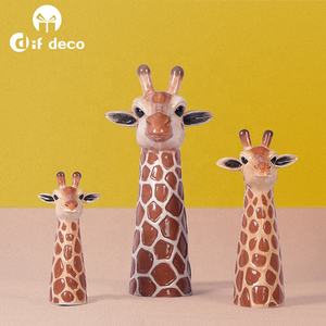 Jarrón de Cerámica con Diseño de Jirafa, Decoración Profesional para el Hogar - Product Image 1