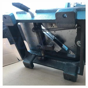 Machine à souder manuelle compacte pour portes et fenêtres en plastique et acier, idéale pour le soudage de plaques et de cadres de tissu. - Product Image 3