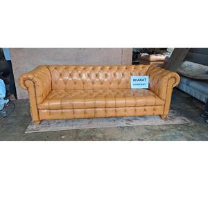 โซฟาเชสเตอร์ฟิลด์ 3 ที่นั่งสุดหรูหรา หุ้มหนังนุ่ม ดีไซน์เหนือกาลเวลา ตกแต่งกระดุมลึก เหมาะสำหรับครอบครัวและแขก - Product Image 2