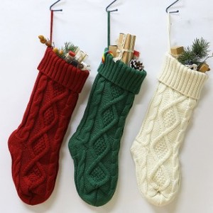 Chaussettes suspendues faites à la main <span class=keywords><strong>de</strong></span> bas <span class=keywords><strong>de</strong></span> Noël personnalisés rustiques <span class=keywords><strong>de</strong></span> motif <span class=keywords><strong>de</strong></span> tricot <span class=keywords><strong>de</strong></span> câble <span class=keywords><strong>de</strong></span> luxe - Product Image 5