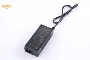 مزود طاقة تحويلي معتمد من CE وFCC وROHS بقوة 12 فولت و7 أمبير مع مخرج تيار متردد للمنتجات ذات الإضاءة LED بكفاءة 89% وقابل للتوصيل على سطح المكتب - Product Image 4