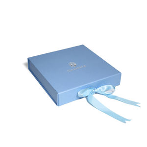 도매 사용자 정의 블루 새틴 실크 하드 종이 접는 폐쇄 가발 상자 재활용 재료 양각 선물 액세서리 포장 - Product Image 1