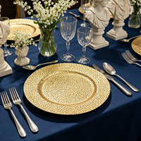 Assiettes de présentation de luxe dorées Wojia 13 pouces, texture martelée, revêtement poudré, en plastique, pour traiteur et table de banquet