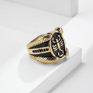 Anello Scorpione in Acciaio Inossidabile Stile Retrò Gioielli da Uomo in Titanio Vendita all'Ingrosso - Product Image 4
