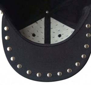 Gorra de béisbol unisex estilo punk, rock, hip hop, con remaches plateados y pinchos, de tela común, con hebilla dorada de cobre, para deportes al aire libre - Product Image 4