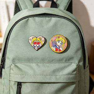 4 Estilos, Diseños Elegantes, Bonitos Broches de Metal de Sailor Moon Tsukino Usagi, Joyería de Aleación, Accesorios, Broches de Anime - Product Image 4