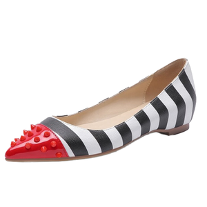 Chaussures plates à enfiler pour femme, grande taille, en tissu léopard à rayures cloutées, antidérapantes, avec talons invisibles, soutien de la voûte plantaire léger et rehaussement de la taille - Product Image 1