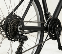 Vélo de montagne tout-terrain de haute qualité pour adultes, cadre en acier de 26/27 pouces, fourche à 18 vitesses, frein à disque mécanique, pédale ordinaire