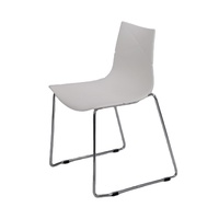 Chaise de salle à manger en plastique de style scandinave pour dortoir d'étudiant assorti de meubles de contrat de Offre Spéciale