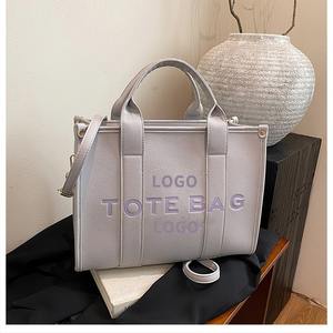 Bolso <span class=keywords><strong>de</strong></span> Hombro Tote <span class=keywords><strong>de</strong></span> Lujo para <span class=keywords><strong>Mujer</strong></span> con Patrón <span class=keywords><strong>de</strong></span> Letras Capacidad <span class=keywords><strong>de</strong></span> 20-35L Cuero PU Cierre <span class=keywords><strong>de</strong></span> Cremallera Forro <span class=keywords><strong>de</strong></span> <span class=keywords><strong>Lona</strong></span> Correa Única - Product Image 3