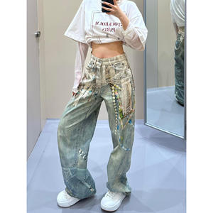 Jeans de mezclilla lavados con cuentas decorativas de cadena para hombres y mujeres - Product Image 3