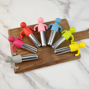 Filtre à thé en acier inoxydable 304 de forme unique, poignée en silicone de qualité alimentaire, accessoires de bar de cuisine à domicile, infuseur à thé vert - Product Image 3