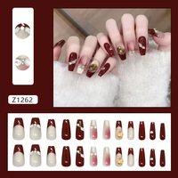 Kistvormige nagels bordeauxrood en goud ombre opzetnagels ABS machinaal gemaakt 24 stuks Franse tip nagels met strik voor vrouwen
