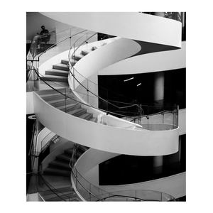 Design moderno Pré-fabricada Escada Espiral para Apartamento & Salão Uso Aço Inoxidável Stringer & Trilhar De Madeira com Trilho De Vidro - Product Image 4