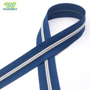 Chaîne de fermeture éclair en nylon montrant des dents argentées en gros <span class=keywords><strong>7</strong></span> # prix usine bleu pour sacs de style vêtements - Product Image 2