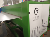 Machine de fabrication d'extrudeuse de profilés de fenêtres et portes en PVC