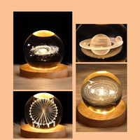 Veilleuse boule de cristal 3D avec base lumineuse Décoration de table boule de verre Base en bois-pour cadeaux d'anniversaire