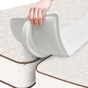 Pont de <span class=keywords><strong>lit</strong></span> pour transformer un <span class=keywords><strong>lit</strong></span> double en <span class=keywords><strong>lit</strong></span> king size, Remplisseur de vide de matelas imperméable en mousse à mémoire de forme, Convertisseur de <span class=keywords><strong>lit</strong></span> double en <span class=keywords><strong>lit</strong></span> king size - Product Image 1