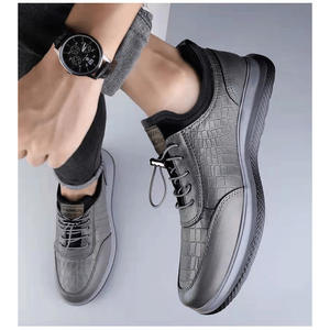 Zapatos duraderos de PU para hombre, antideslizantes, impermeables, para caminar, para otoño - Product Image 2