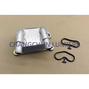 Refroidisseur d'huile moteur pour Nissan Juke Micra Qashqai 2130000Q0G Dacia <span class=keywords><strong>Duster</strong></span> Sandero Renault Captur 213052032R Smart A2810700079 - Product Image 2