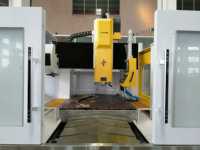 Centre d'usinage CNC à double colonne à broche unique BT40 haute précision et robuste DC-1317