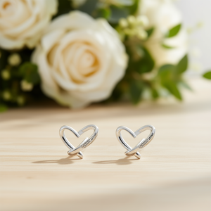 Orecchini a perno Tiffany & Co. a forma di cuore in argento 925 placcato oro bianco, gioielli raffinati unisex per l'uso quotidiano - Product Image 2