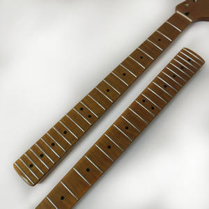 Manche de guitare électrique ST 22 frettes en érable flammé torréfié avec touche en érable finition brillante – Vente en gros - Product Image 4