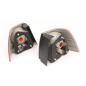 Feux arrière Volkswagen Bora Classic 2005-2007 gauche et droit, halogènes - Product Image 3