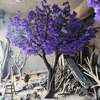 Arbre artificiel Jacaranda personnalisé pour mariage au restaurant KH, avec différentes options de style