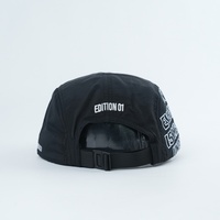 Casquette 5 panneaux en nylon noir de haute qualité avec broderie script premium, logo personnalisé, style streetwear minimaliste, casquette de sport, casquette de jockey