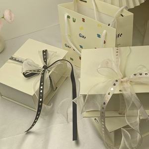 Tùy Chỉnh Sang Trọng Trắng UV In Cứng Nhắc Giấy Các Tông Hộp Quà Tặng Cuốn Sách Hình Vàng Lá Từ Bao Bì Carton Cho Nước Hoa Hộp - Product Image 5