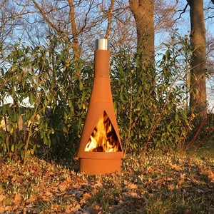 Brasero Moderno Independiente de Leña con Parrilla para Cocinar y Almacenamiento, Chimenea Metálica para Exteriores con Recubrimiento en Polvo Ecológico - Product Image 4