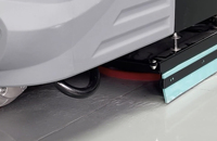 Nettoyeur de sols lourd à conducteur assis de fabrication chinoise |   Machine de nettoyage à faible bruit et haute efficacité pour entrepôts et usines