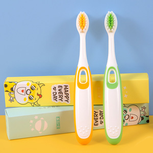 Brosse à dents à poils doux pour enfants de 3 à 12 ans, design coloré, brosse à dents manuelle avec poils doux - Product Image 1