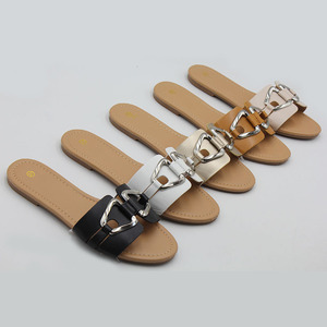 A buon mercato all'ingrosso Designer di lusso <span class=keywords><strong>sandali</strong></span> piatti da spiaggia Anti-slip pantofole <span class=keywords><strong>argento</strong></span> metallo fibbia <span class=keywords><strong>sandali</strong></span> per le donne e le signore - Product Image 2