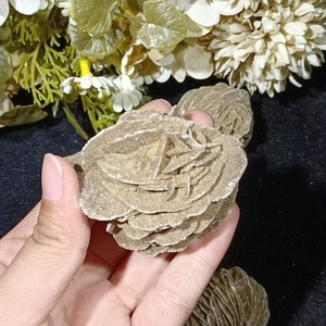 Cristal Curativo de Alta Calidad al por Mayor, Espécimen Natural de Yeso Rosa del Desierto para Decoración del Hogar y Regalos - Product Image 2